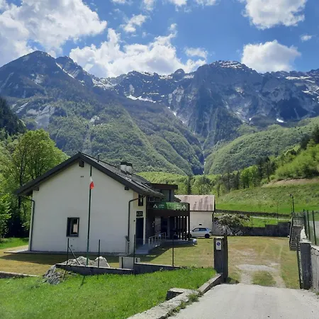 住宿加早餐酒店 La Tana In Val Resia Gniva